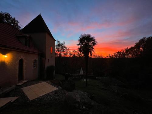 Colourful country house with large garden, very large pool and forest