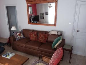 Maison de vacances Colourful well equipped 2-Bed House in Le Vigeant 31 Route du 4 Aout 86150 Le Vigeant -1