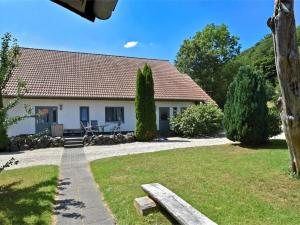 Combined group accommodation on a farm bordering on the Kellerwaldsteig