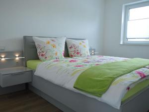 Comfortable and luxurious apartment in a wooded area with sweeping views