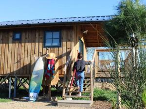 Comfortable bungalow in Ploemel with private terrace