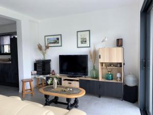 Comfortable cottage in a quiet location in Mesquer
