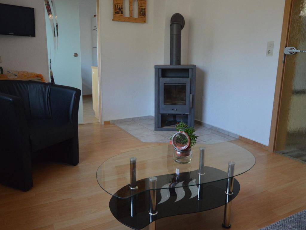 Maison de vacances Comfortable flat with view of the Moselle valley and vineyards and garden  56814 Bremm