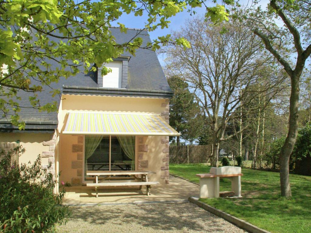 Maison de vacances Comfortable holiday home in Brittany near the sea  22430 Erquy