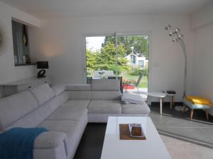 Comfortable holiday home with partial sea views, Douarnenez-Tréboul