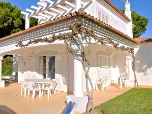 Comfortable holiday home with private swimming pool in Vilamoura