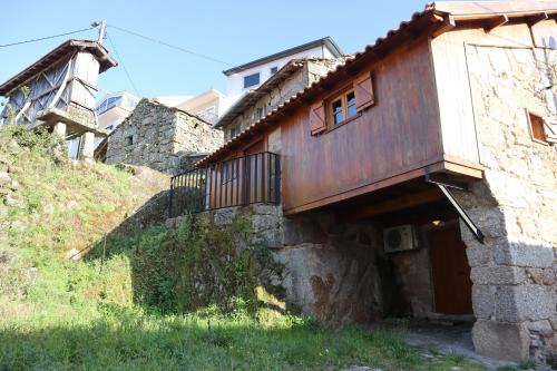 Comfortable rural cottage in ancient village in the Douro region