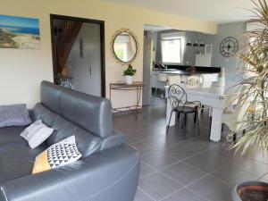Comfortable seaside cottage with jacuzzi