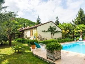 Maison de vacances Comfy holiday home in Esp re with private pool  46090 Calamane Midi-Pyrénées