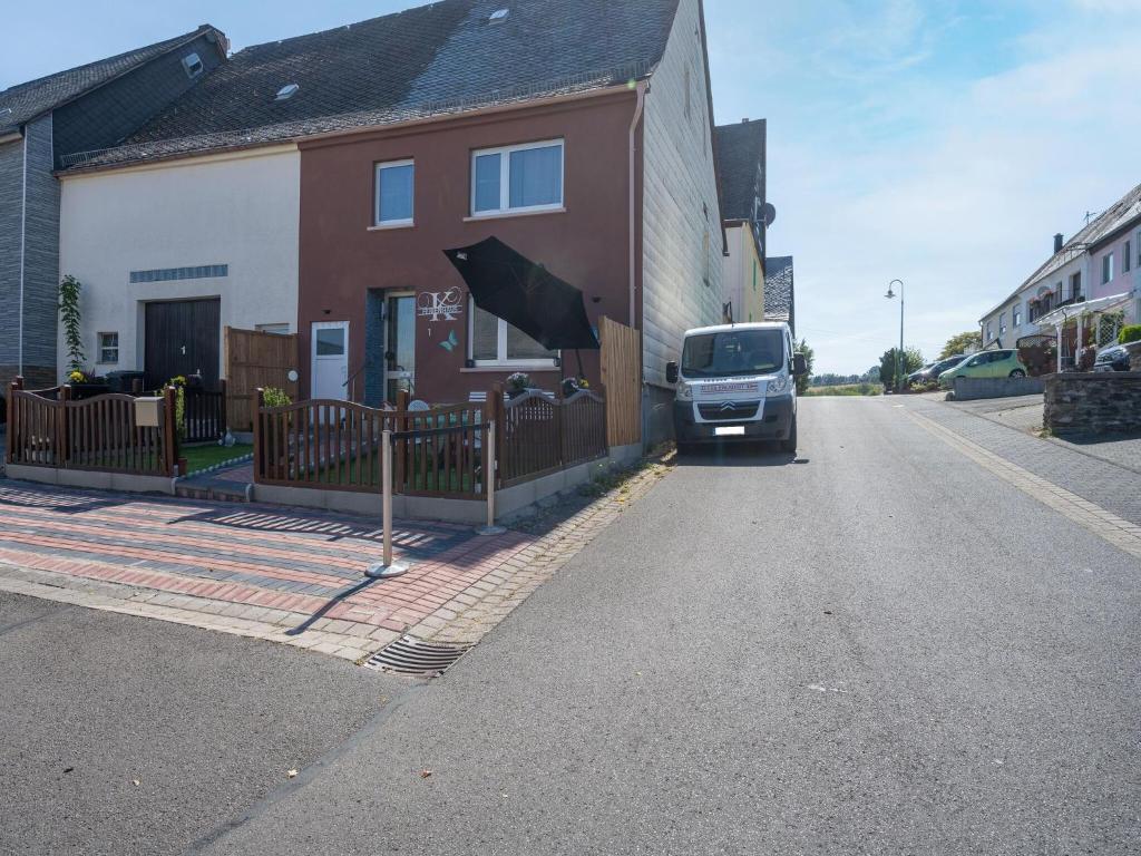 Comfy Holiday Home in Longkamp with Garden and Terrace , 54472 Longkamp