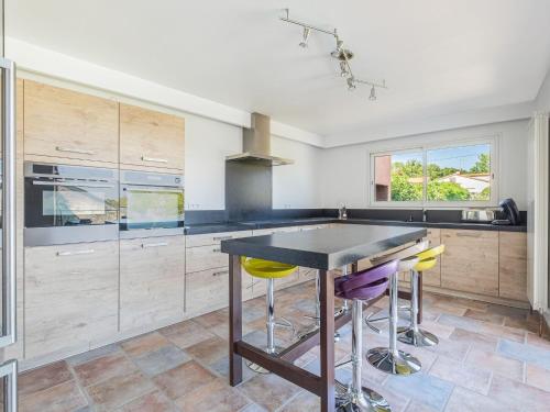 Comfy Holiday Home in Saint-Denis with Private Pool