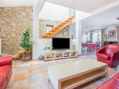 Comfy Holiday Home in Saint-Denis with Private Pool