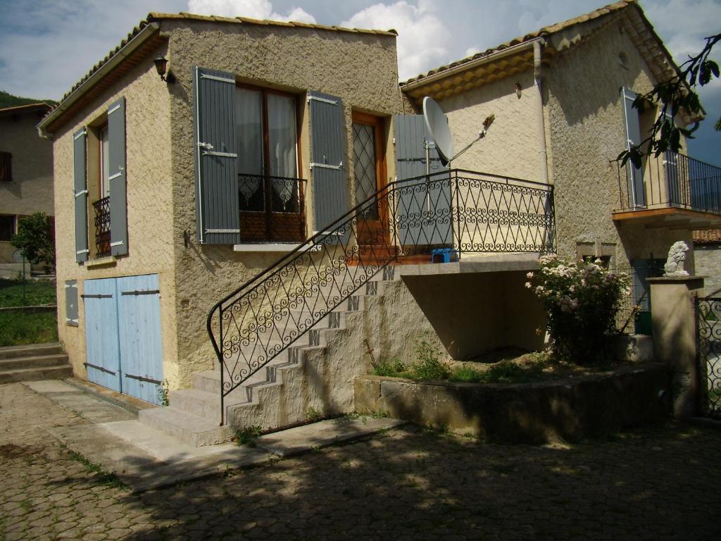 Maison de vacances Comme chez vous 3 CHEMIN DU SEUIL 04250 Bayons