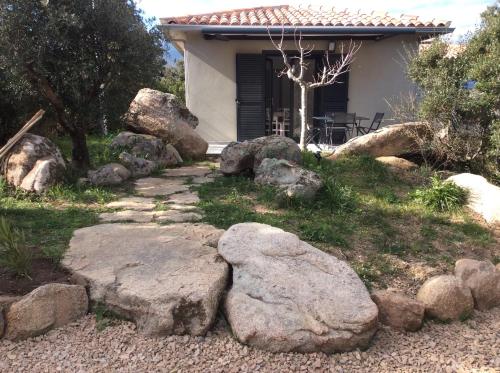 Coquet appartement indépendant entre mer et maquis