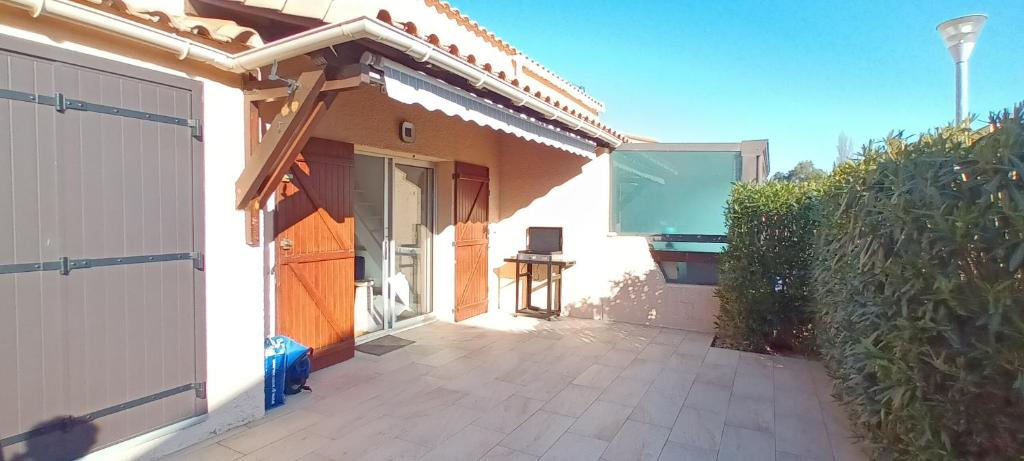 CORALINES - Villa en residence avec piscine 53 Rue Francis Carco, 66750 Saint-Cyprien
