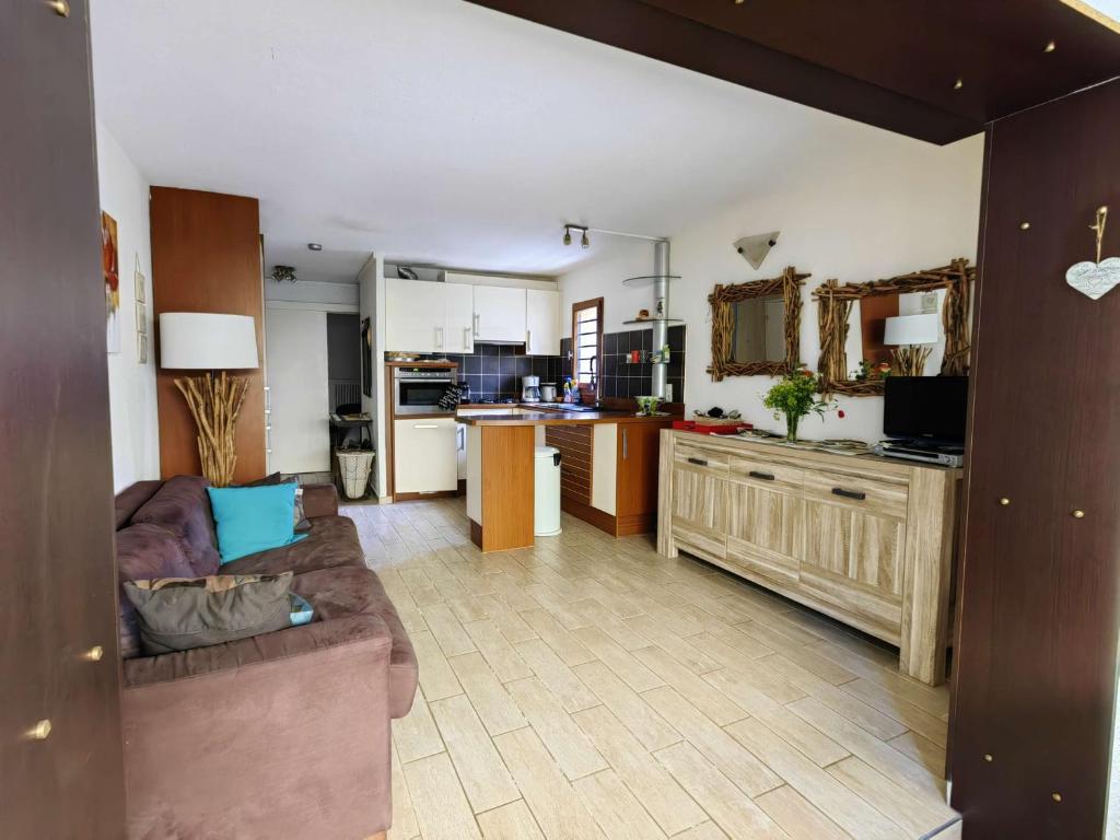 Costa House