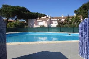 Cosy 27m With Garden Residence With Pool