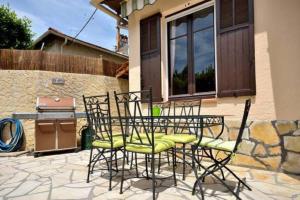Cosy Antibes villa