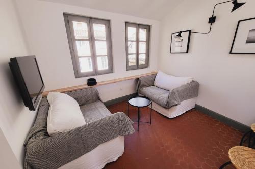 Cosy Apt With Balcony