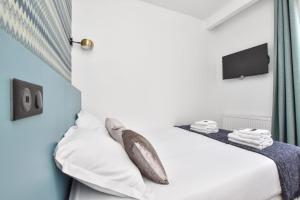 Cosy bedroom - Tour Eiffel Champs de Mars 10A
