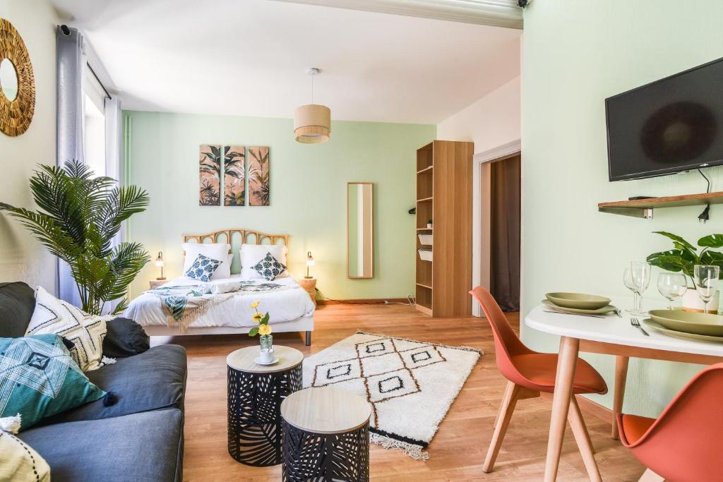 Cosy bedroom - Tour Eiffel Champs de Mars 9A