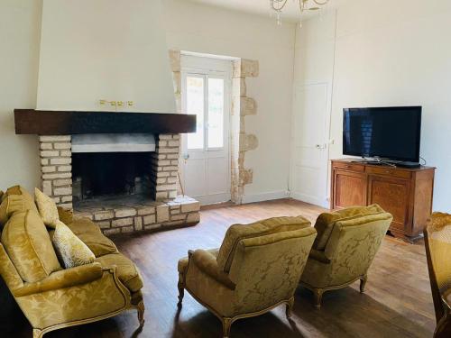 Cosy Cottage with pool in the countryside France