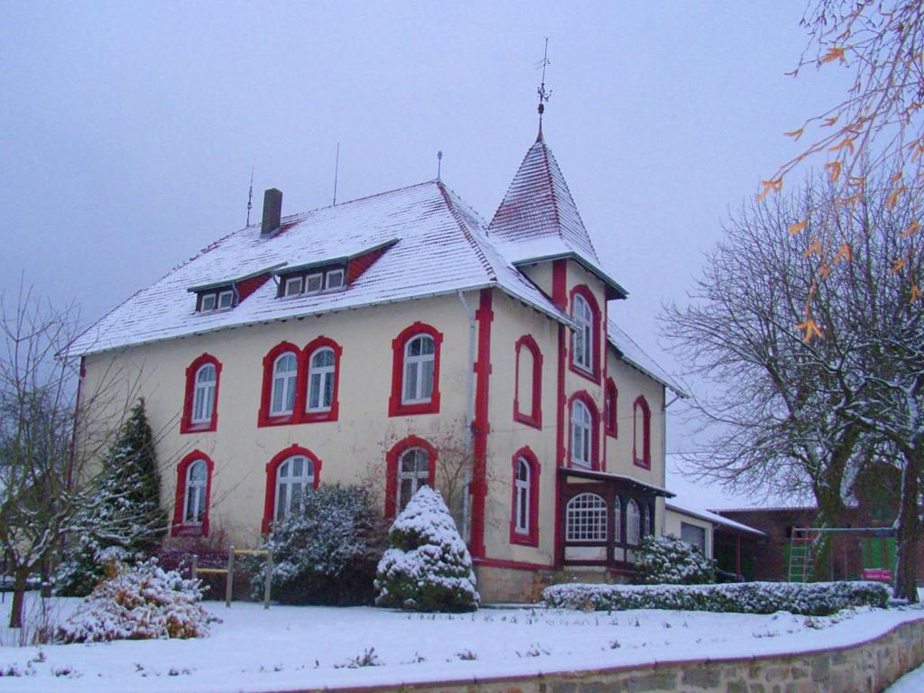 Cosy flat on a family friendly holiday farm in northern Hesse , 34388 Trendelburg