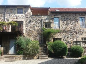 Cosy Holiday Home in Ard che with Swimming Pool