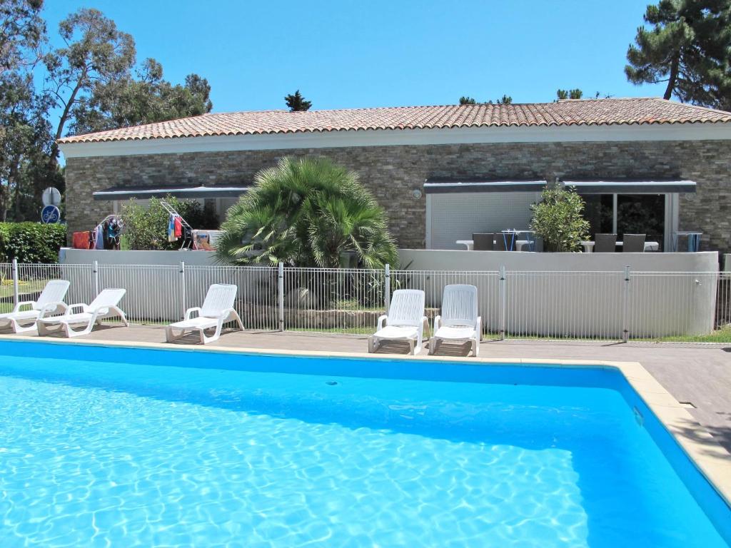 Cosy Holiday Home in H ttenrode with private terrace