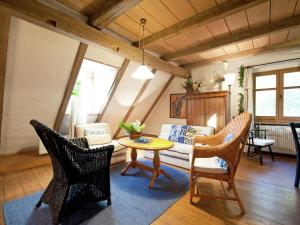 Cosy holiday home with gazebo on the edge of the forest