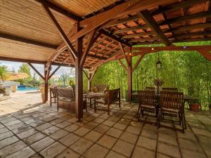 Cosy house with spectacular views and private pool