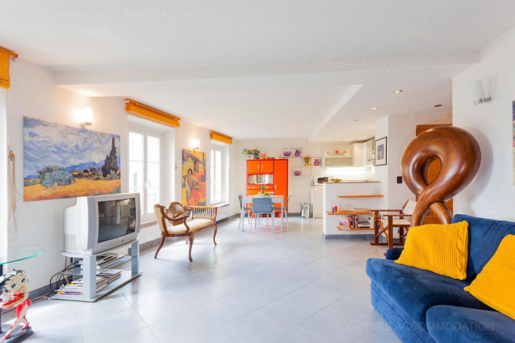 COSY-LOFT Industriel , jacuzzi , WIFI , 6 personnes max 11800 Aigues-Vives