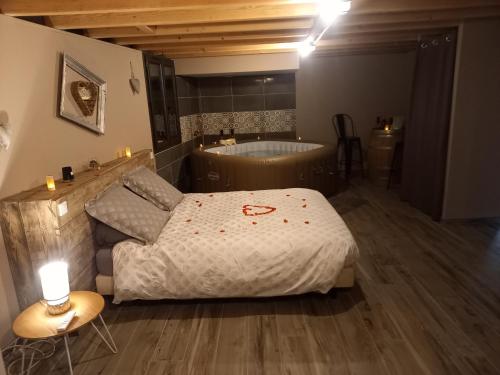 COSY-LOFT Industriel , jacuzzi , WIFI , 6 personnes max