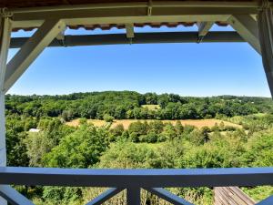 Cosy town house on the edge of a bastide with swimming pool and stunning views