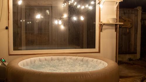 Cottage des pins - 6 pers, jacuzzi, jardin, parking