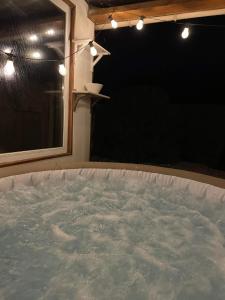 Cottage des pins - 6 pers, jacuzzi, jardin, parking