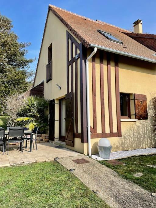 Maison de vacances Cottage Les Palmiers Cottage 88 La Cour du Moulin 14510 Houlgate