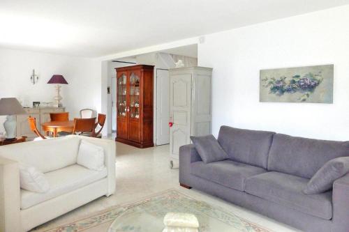 Cottage, located in Auray