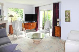 Cottage, located in Auray