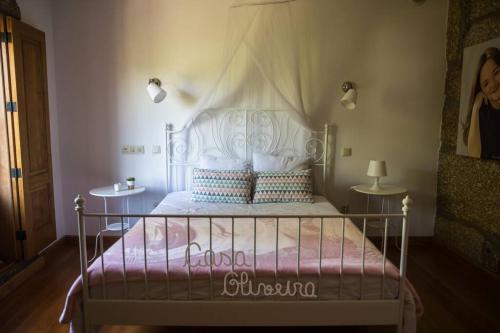 Cottage Oliveira by TonsdeVerde