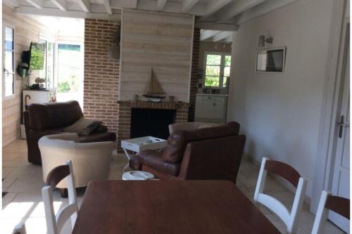 Cottage, St Martin aux Buneaux