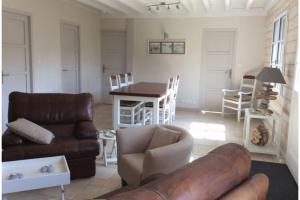 Cottage, St Martin aux Buneaux