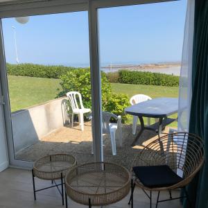 COTTAGE vue sur mer piscine