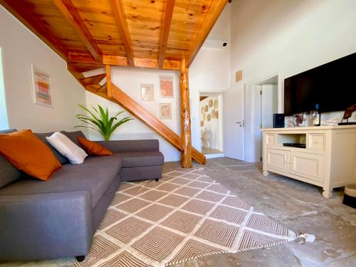 Countryside House in Ericeira - 5 min from Beach, with Salt Water Pool & BBQ