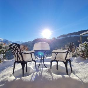 Couples Gem - Sensational views Nr Morzine