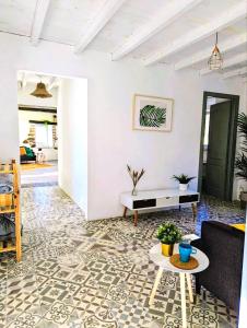 Cozy 3 BR Home - Close to Beach