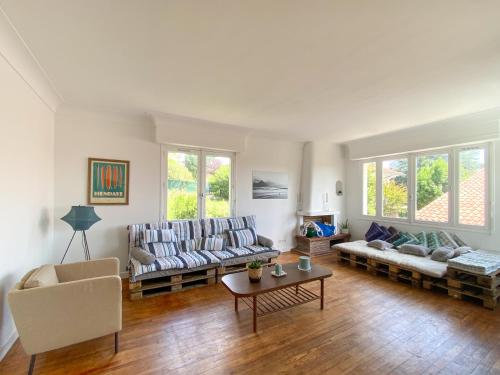 Cozy 6-bedroom surf house Bidart