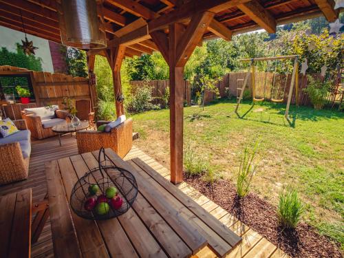 Cozy Chalet in Saint Quirin with Private Garden