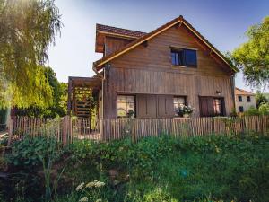 Cozy Chalet in Saint Quirin with Private Garden