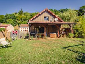 Cozy Chalet in Saint Quirin with Private Garden
